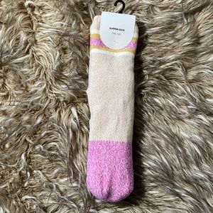 NWT ruby lounge sock with grip 2 Pairs